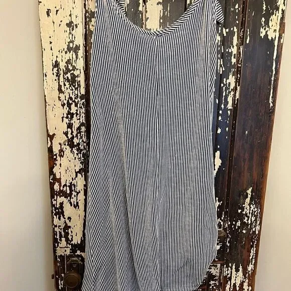 Wandering Dreams size Small bottom knot dress. - Picture 2 of 9